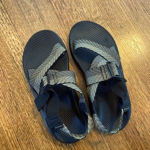 Chaco Cloud Sandals. Only worn for 2-3 days. See details.